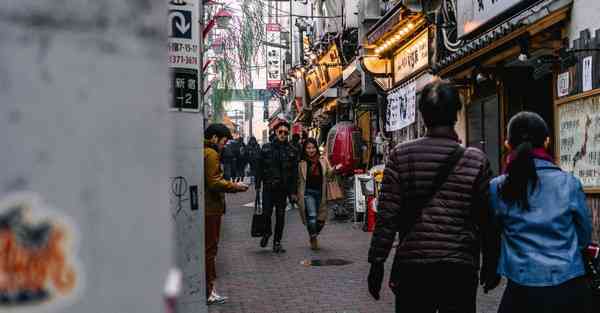 2019年7月15号辰时出生的女孩怎么起名，五行是什么？